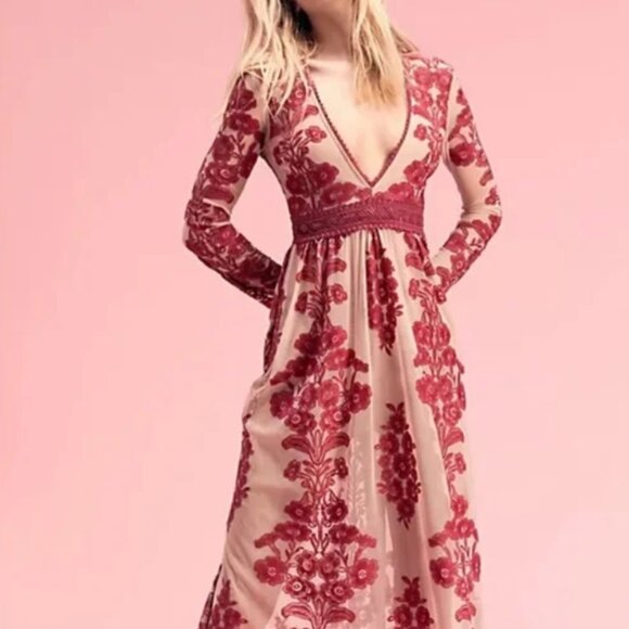 NWT For Love and Lemons Temecula Lace Maxi Dress Red $295 - Picture 4 of 11